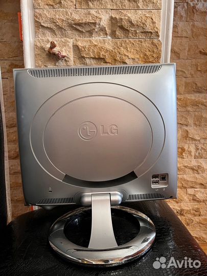 Монитор LG диагональ 17 дюймов
