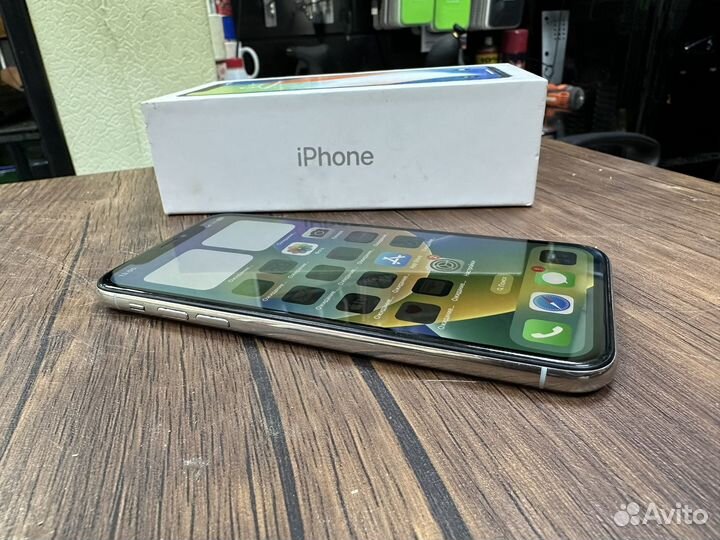 iPhone X, 256 ГБ