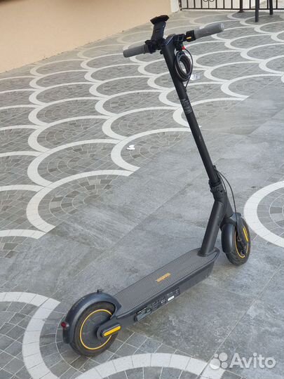 Электросамокат Ninebot Kickscooter Max G30P