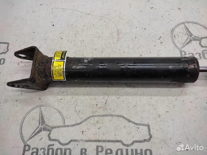 Стойки задние w251 R-class 272.967 03.2007