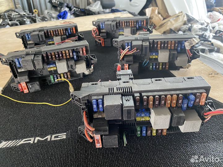 Блок предохранителей передний SAM Mercedes W211