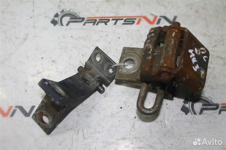 Петля двери передней левой Ауди 80 /90 (B4)