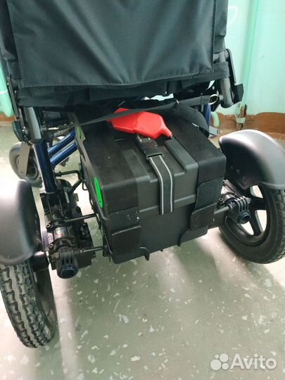 Инвалидная коляска с электроприводом