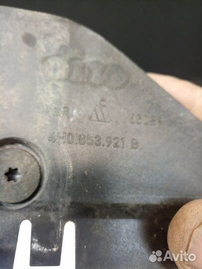 Кронштейн задний левый Audi A8 4H / D4 cdra 4.2