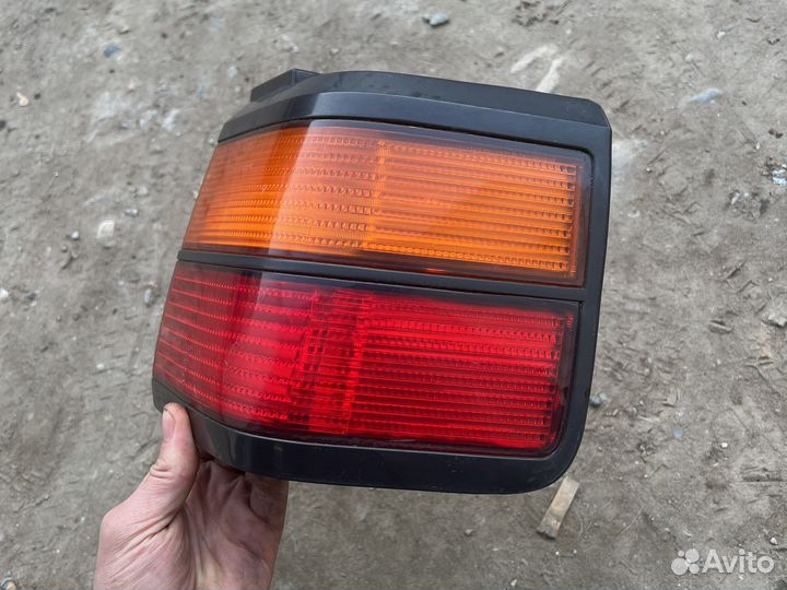 Задний правый фонарь Фольксваген пассат б 3 седан
