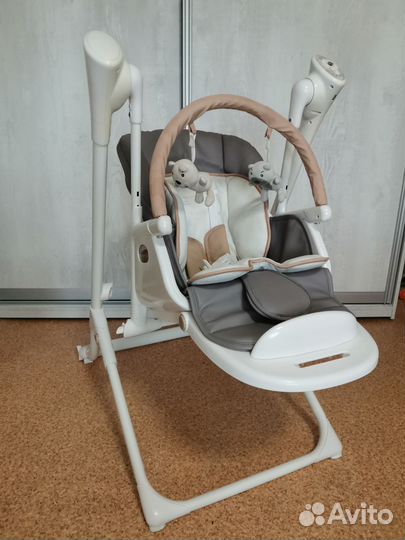 Детские качели и стул для кормления