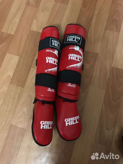 Щитки green hill,размер s,цвета синий и красный