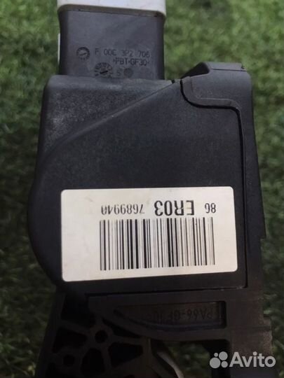 Педаль газа Peugeot 308 5D DV6dted 2011