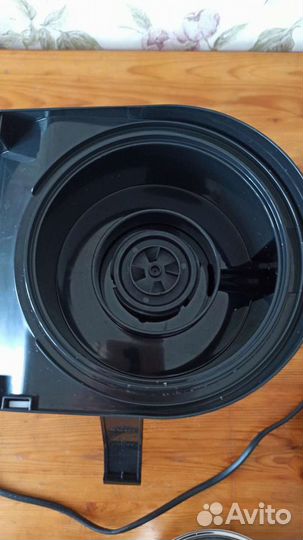 Соковыжималка центробежная Redmond RJ-916