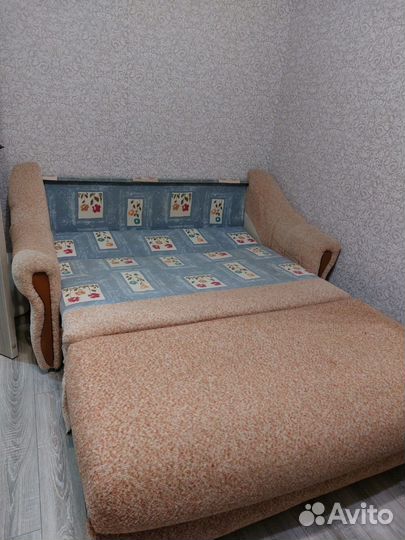 Диван