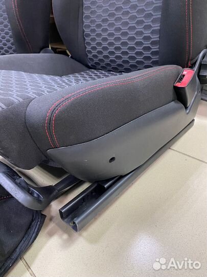 Сиденья Калина / Гранта Спорт новые с обогревом