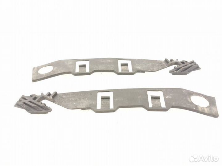 Крепление бампера переднее Mercedes-Benz B-Class