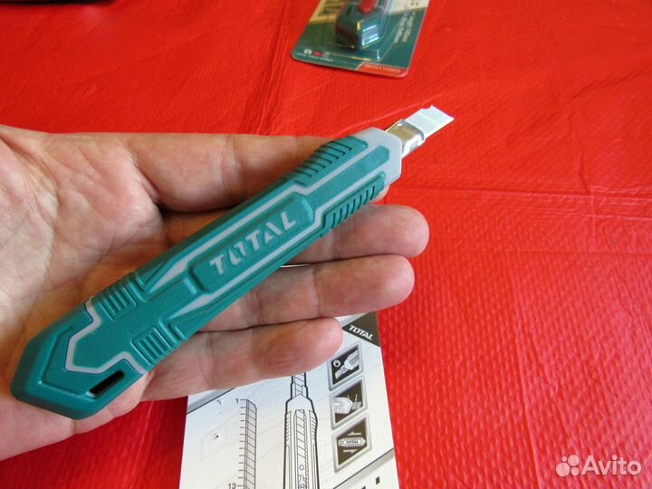 Канцелярский нож Total