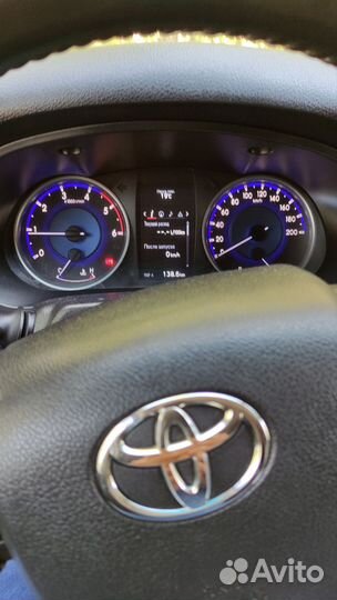 Toyota Hilux 2.4 МТ, 2015, 180 000 км