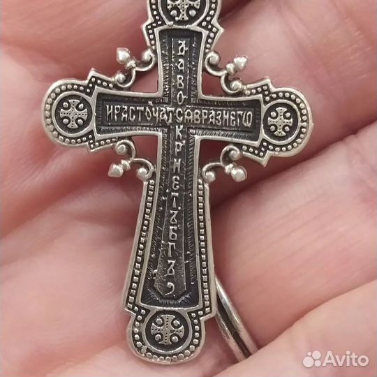 Серебряный крестик