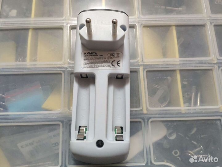 Зарядное устройство Varta 57642