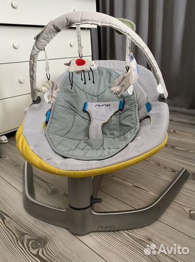 Шезлонг nuna