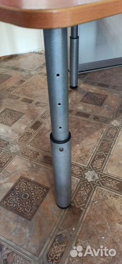 Детский стол квадратный регулируемый