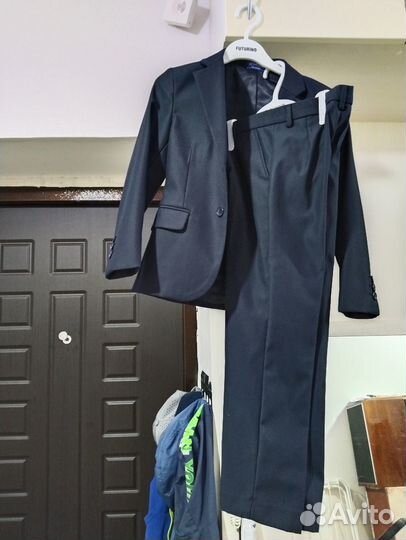 Костюм детский,брюки и пиджак,122 размер