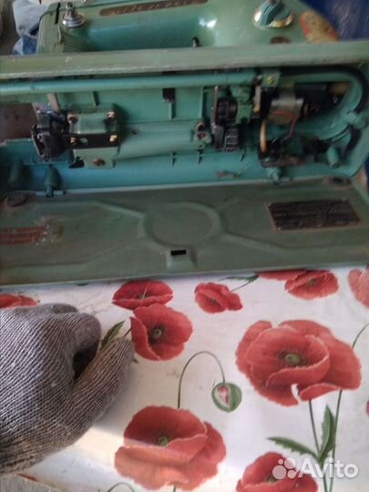 Швейная машина Волга