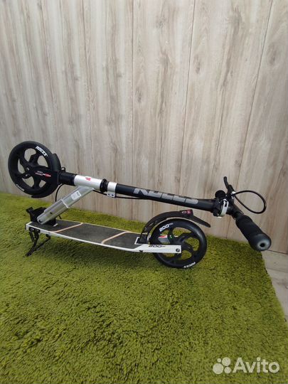 Самокат Roces 200 мм