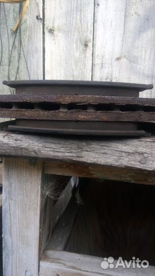 Передние тормозные диски колодками VolksWagen Polo