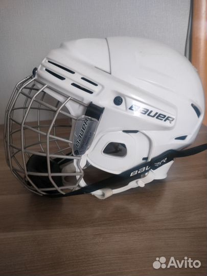 Шлем хоккейный