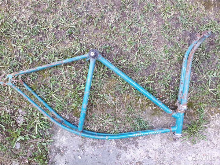 Рама, вилка, крылья, покрышки от велосипеда СССР