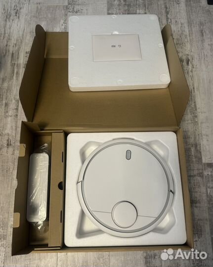 Робот-пылесос Xiaomi Robot Vacuum (новый)