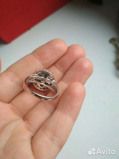 Серебряное кольцо с фианитами