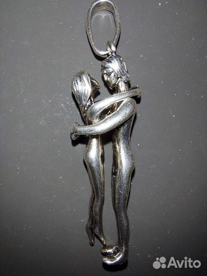 Подвеска серебро влюблённые обнимаются