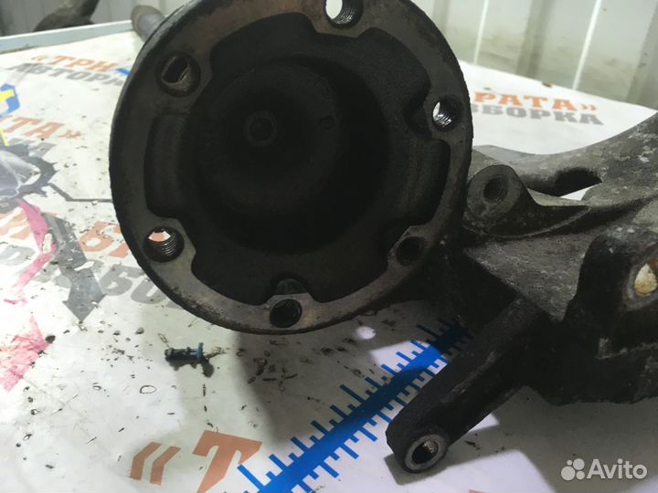 Мерседес Вито Полуось передняя Прав