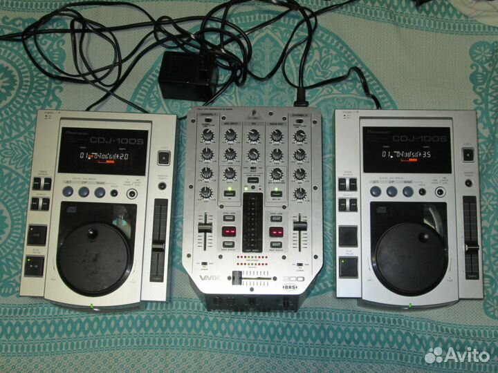 Пара Pioneer CDJ-100S + DJ пульт behringer VMX-200