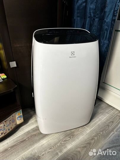 Мобильный кондиционер Electrolux eacm-10 HR/N3