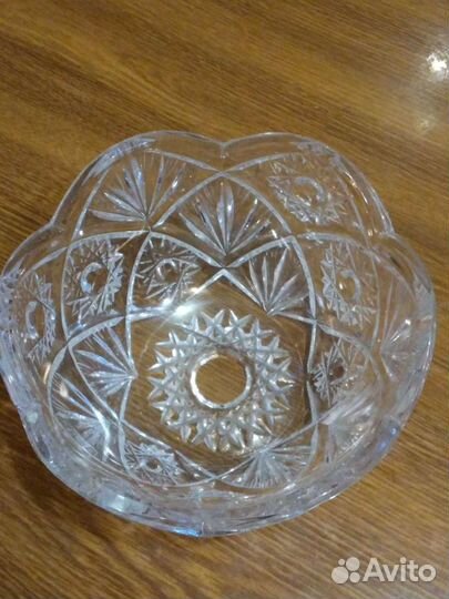 Хрустальная конфетница