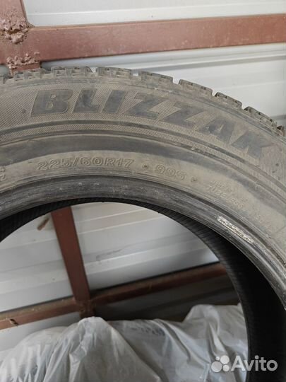 Bridgestone Blizzak VRX 225/60 R17 99S