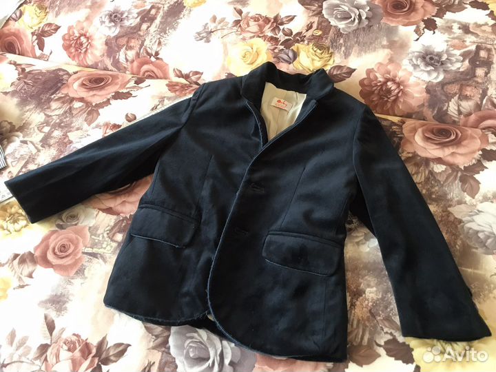 Детские пиджаки и рубашки