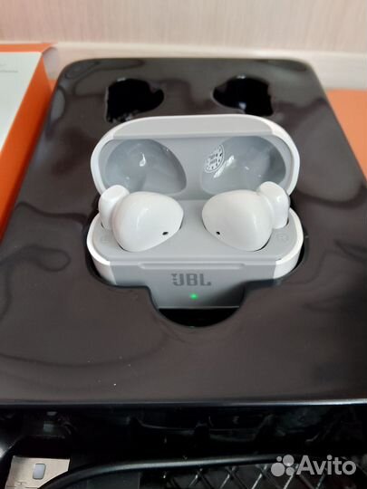 Bluetooth наушники jbl Tune buds 18