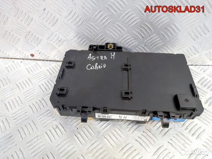 Блок предохранителей Opel Astra H 13220829 Cabrio