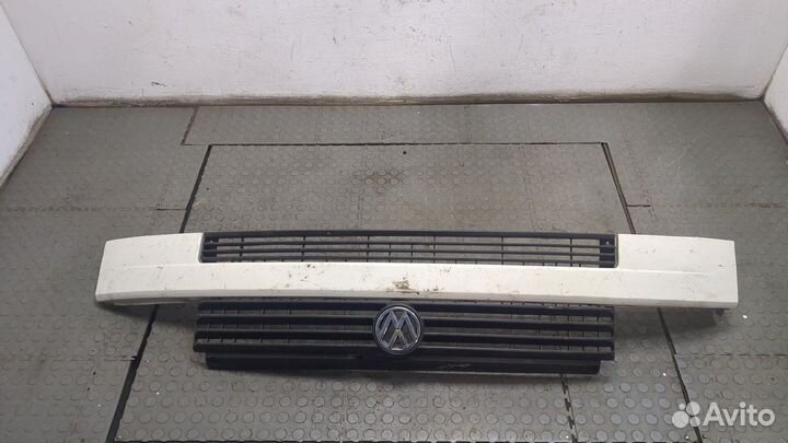 Решетка радиатора Volkswagen Transporter 4, 2002