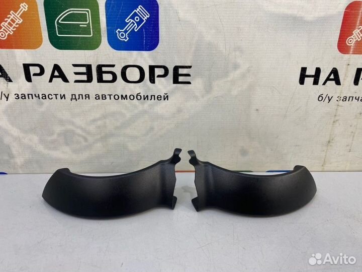 Накладка на петлю багажника Audi Q7 4MB cvmd 2017