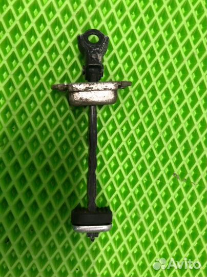 Ограничитель двери задний левый Acura Mdx YD2