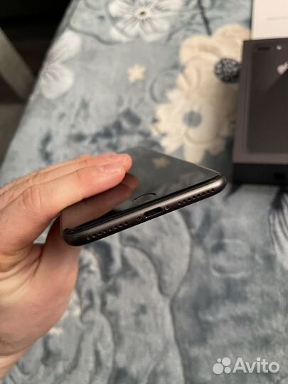 iPhone 8 Plus, 64 ГБ