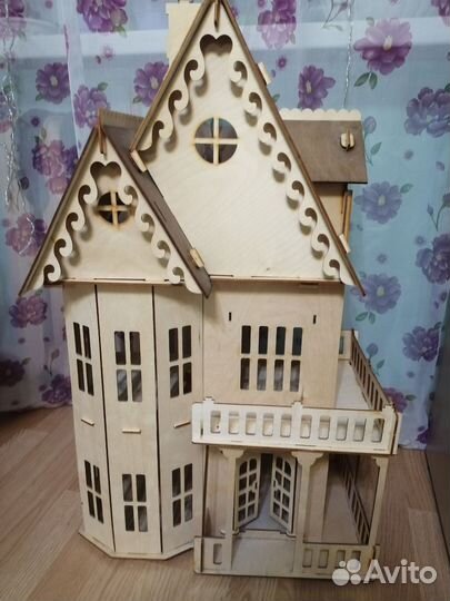 Кукольный домик с мебелью