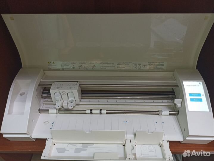 Режущий плоттер silhouette