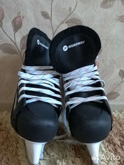 Коньки хоккейные детские 35 размер