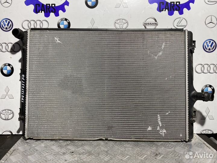 Радиатор охлаждения Audi A3 TT Golf 5 Passat B7