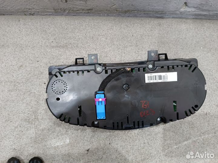 Щиток приборов для 2.0 бензин Volkswagen Tiguan 1