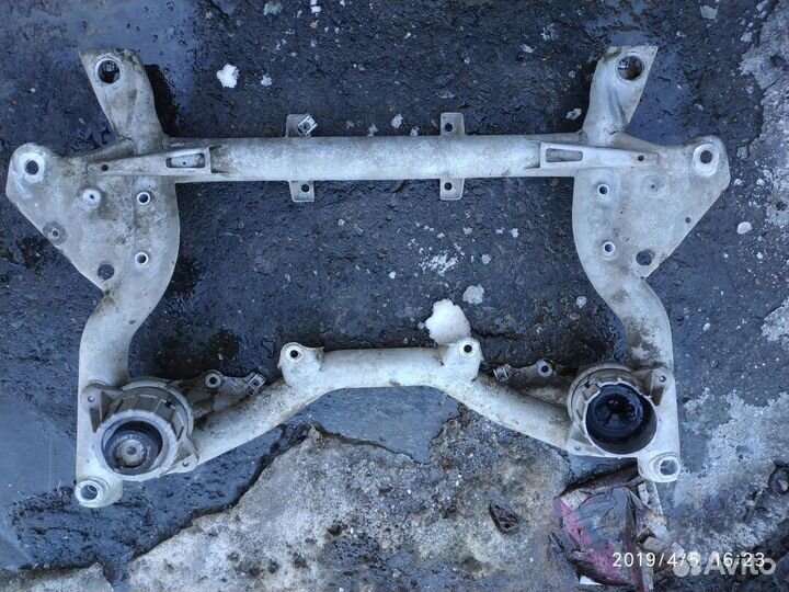 Балка подмоторная для Mercedes Benz W204 2007-2015