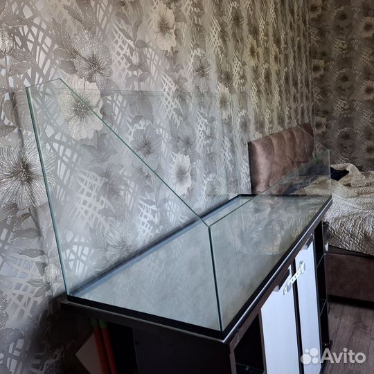 Аквариум с тумбой